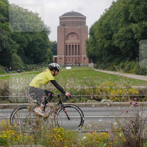 14.09.2025 - Stadtparktriathlon Michael Burmester http://msf.ph/oto/8903300 14.09.2025 10:23:06 Radfahren 556, 604, 650, 654 meine-sportfotos.de