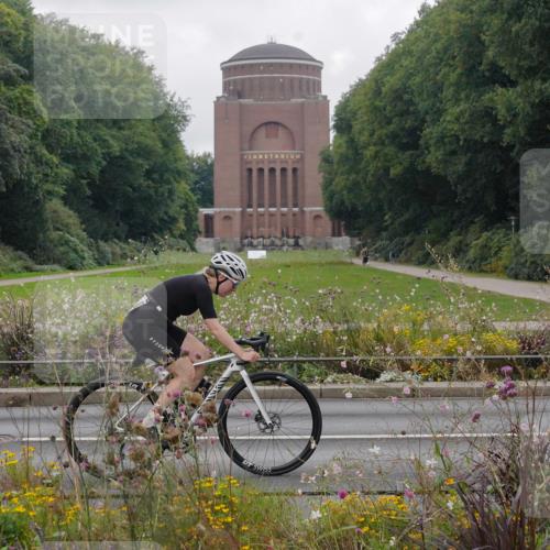 14.09.2025 - Stadtparktriathlon Michael Burmester http://msf.ph/oto/8903358 14.09.2025 10:26:32 Radfahren 561, 641, 664, 665, 692 meine-sportfotos.de