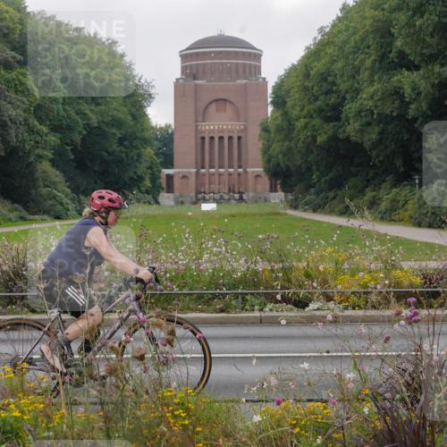 14.09.2025 - Stadtparktriathlon Michael Burmester http://msf.ph/oto/8903426 14.09.2025 10:30:38 Radfahren 527, 596, 642, 645, 697 meine-sportfotos.de