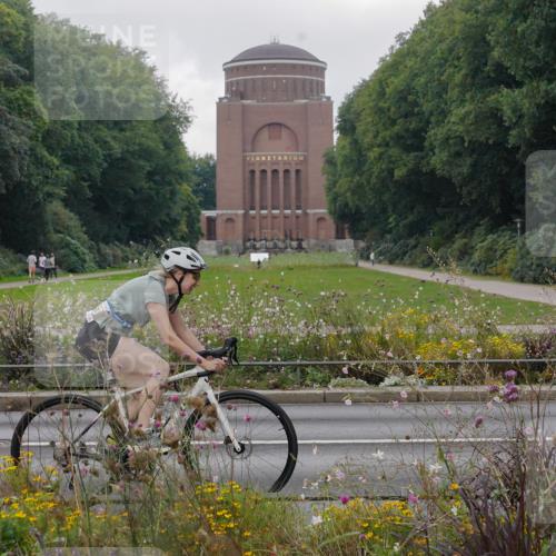 14.09.2025 - Stadtparktriathlon Michael Burmester http://msf.ph/oto/8903469 14.09.2025 10:34:00 Radfahren 557, 638, 663, 676 meine-sportfotos.de