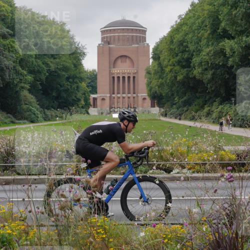 14.09.2025 - Stadtparktriathlon Michael Burmester http://msf.ph/oto/8903500 14.09.2025 10:36:33 Radfahren 686, 717, 720, 817 meine-sportfotos.de