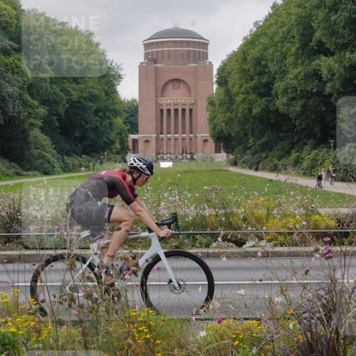 14.09.2025 - Stadtparktriathlon Michael Burmester http://msf.ph/oto/8903501 14.09.2025 10:36:35 Radfahren 686, 717, 720, 817 meine-sportfotos.de