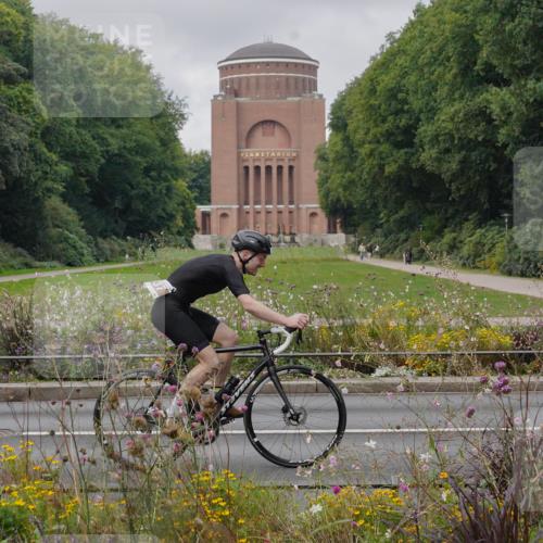 14.09.2025 - Stadtparktriathlon Michael Burmester http://msf.ph/oto/8903514 14.09.2025 10:37:08 Radfahren 518, 588, 667, 737, 785, 813 meine-sportfotos.de