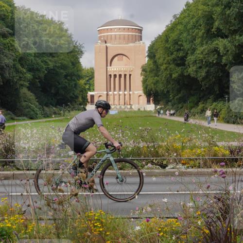14.09.2025 - Stadtparktriathlon Michael Burmester http://msf.ph/oto/8903530 14.09.2025 10:37:59 Radfahren 642, 721, 723, 782, 804 meine-sportfotos.de