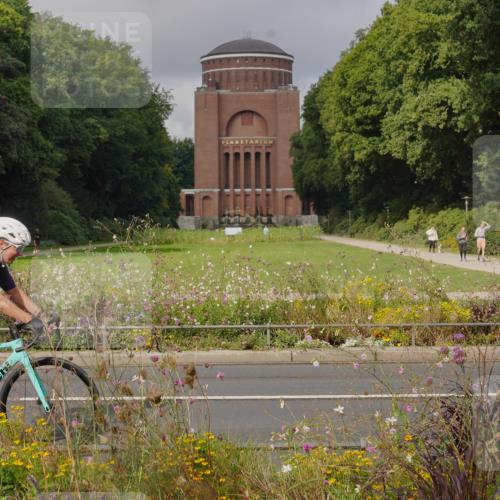 14.09.2025 - Stadtparktriathlon Michael Burmester http://msf.ph/oto/8903554 14.09.2025 10:39:07 Radfahren 636, 697, 732, 786 meine-sportfotos.de