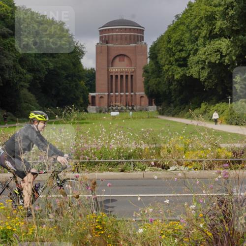 14.09.2025 - Stadtparktriathlon Michael Burmester http://msf.ph/oto/8903560 14.09.2025 10:39:12 Radfahren 636, 697, 732, 786, 801 meine-sportfotos.de