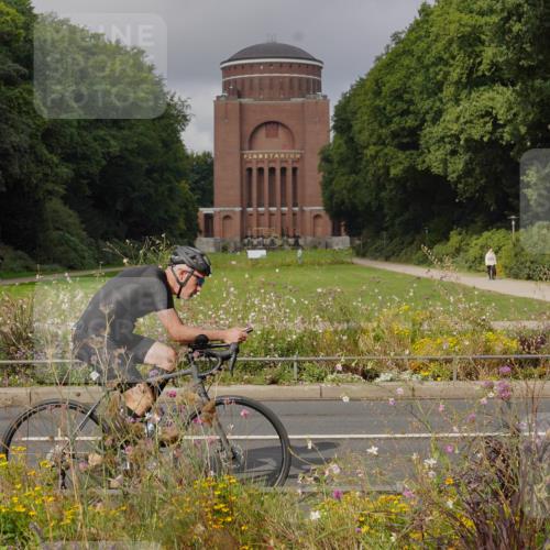 14.09.2025 - Stadtparktriathlon Michael Burmester http://msf.ph/oto/8903562 14.09.2025 10:39:13 Radfahren 636, 697, 732, 786, 801 meine-sportfotos.de