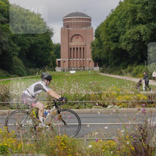 14.09.2025 - Stadtparktriathlon Michael Burmester http://msf.ph/oto/8903568 14.09.2025 10:39:25 Radfahren 515, 637, 650, 758, 815 meine-sportfotos.de