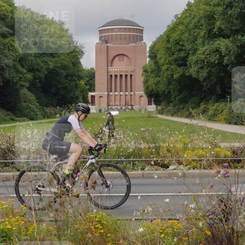 14.09.2025 - Stadtparktriathlon Michael Burmester http://msf.ph/oto/8903571 14.09.2025 10:39:34 Radfahren 598, 643, 650, 815 meine-sportfotos.de