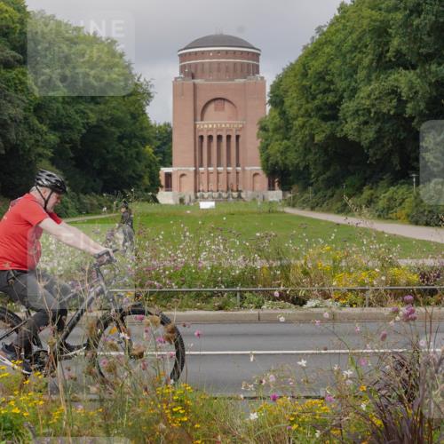 14.09.2025 - Stadtparktriathlon Michael Burmester http://msf.ph/oto/8903573 14.09.2025 10:39:37 Radfahren 598, 643, 650 meine-sportfotos.de