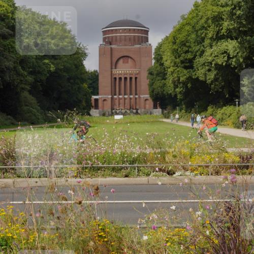 14.09.2025 - Stadtparktriathlon Michael Burmester http://msf.ph/oto/8903596 14.09.2025 10:40:24 Radfahren 626, 714, 807, 818 meine-sportfotos.de