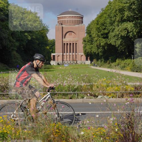 14.09.2025 - Stadtparktriathlon Michael Burmester http://msf.ph/oto/8903723 14.09.2025 10:43:41 Radfahren 651, 693, 734, 797, 806 meine-sportfotos.de