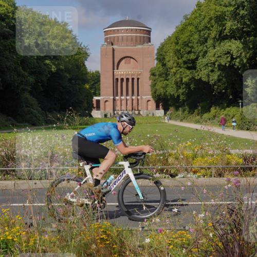 14.09.2025 - Stadtparktriathlon Michael Burmester http://msf.ph/oto/8903727 14.09.2025 10:44:08 Radfahren 668, 718, 753 meine-sportfotos.de
