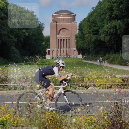 14.09.2025 - Stadtparktriathlon Michael Burmester http://msf.ph/oto/8903747 14.09.2025 10:45:19 Radfahren 642, 723, 730, 748, 800 meine-sportfotos.de