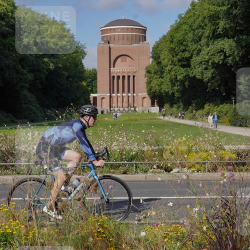 14.09.2025 - Stadtparktriathlon Michael Burmester http://msf.ph/oto/8903755 14.09.2025 10:45:40 Radfahren 622, 686, 761 meine-sportfotos.de