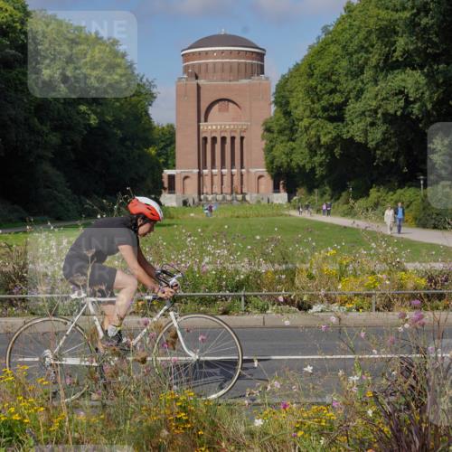 14.09.2025 - Stadtparktriathlon Michael Burmester http://msf.ph/oto/8903758 14.09.2025 10:45:44 Radfahren 622, 686, 688, 761 meine-sportfotos.de