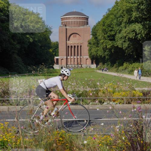 14.09.2025 - Stadtparktriathlon Michael Burmester http://msf.ph/oto/8903759 14.09.2025 10:45:51 Radfahren 667, 679, 688, 702 meine-sportfotos.de