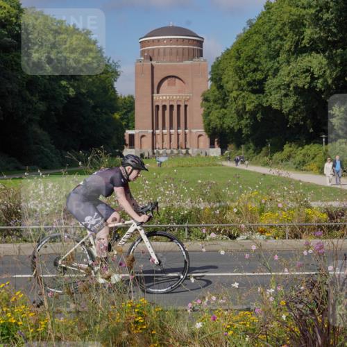 14.09.2025 - Stadtparktriathlon Michael Burmester http://msf.ph/oto/8903760 14.09.2025 10:45:55 Radfahren 667, 679, 688, 702, 808 meine-sportfotos.de
