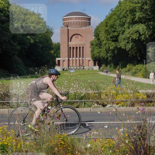 14.09.2025 - Stadtparktriathlon Michael Burmester http://msf.ph/oto/8903762 14.09.2025 10:45:58 Radfahren 667, 679, 702, 808 meine-sportfotos.de