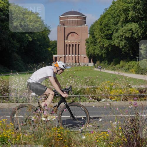 14.09.2025 - Stadtparktriathlon Michael Burmester http://msf.ph/oto/8903763 14.09.2025 10:46:04 Radfahren 702, 808 meine-sportfotos.de