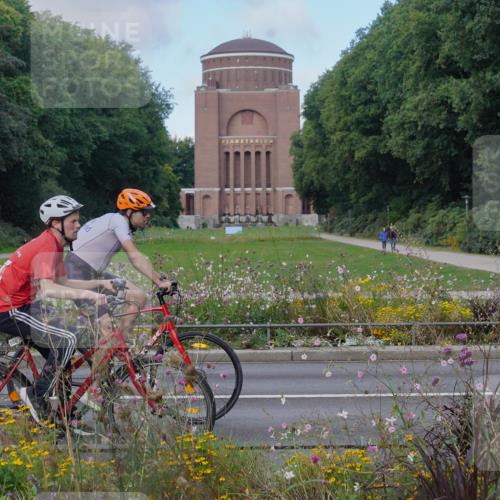 14.09.2025 - Stadtparktriathlon Michael Burmester http://msf.ph/oto/8903812 14.09.2025 10:49:04 Radfahren 558, 674, 746, 760, 770, 771, 802 meine-sportfotos.de