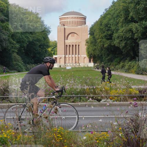 14.09.2025 - Stadtparktriathlon Michael Burmester http://msf.ph/oto/8903819 14.09.2025 10:49:33 Radfahren 712, 714, 791, 821 meine-sportfotos.de