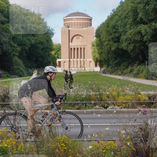 14.09.2025 - Stadtparktriathlon Michael Burmester http://msf.ph/oto/8903820 14.09.2025 10:49:35 Radfahren 712, 714, 791, 821 meine-sportfotos.de
