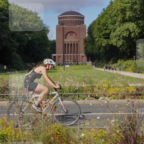 14.09.2025 - Stadtparktriathlon Michael Burmester http://msf.ph/oto/8903839 14.09.2025 10:50:39 Radfahren 676, 683, 739, 753, 782 meine-sportfotos.de