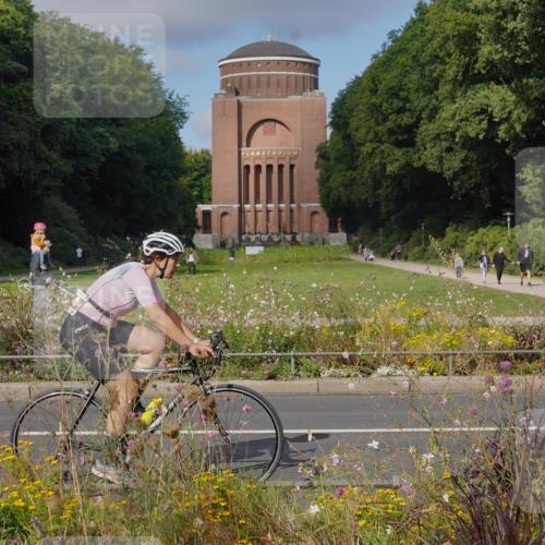 14.09.2025 - Stadtparktriathlon Michael Burmester http://msf.ph/oto/8903848 14.09.2025 10:51:06 Radfahren 621, 654, 678, 716 meine-sportfotos.de