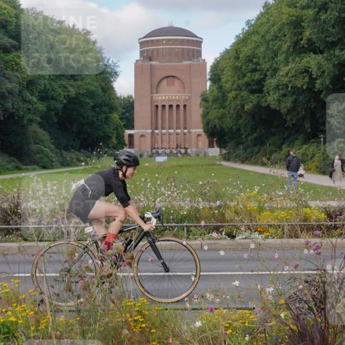 14.09.2025 - Stadtparktriathlon Michael Burmester http://msf.ph/oto/8903874 14.09.2025 10:52:44 Radfahren 646, 694, 718, 723 meine-sportfotos.de