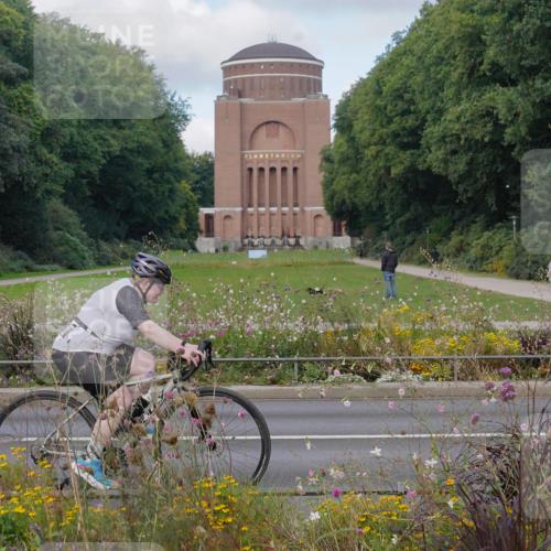 14.09.2025 - Stadtparktriathlon Michael Burmester http://msf.ph/oto/8903881 14.09.2025 10:53:03 Radfahren 691, 708, 730 meine-sportfotos.de