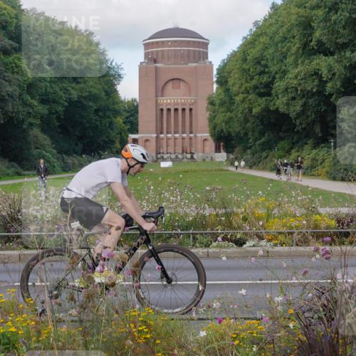 14.09.2025 - Stadtparktriathlon Michael Burmester http://msf.ph/oto/8903889 14.09.2025 10:53:51 Radfahren 631, 668, 685, 758, 766, 808 meine-sportfotos.de