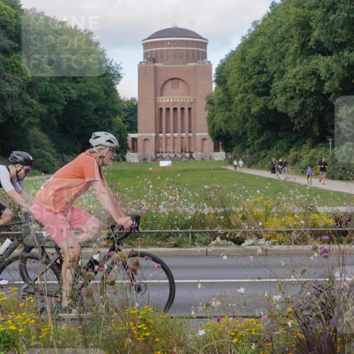 14.09.2025 - Stadtparktriathlon Michael Burmester http://msf.ph/oto/8903890 14.09.2025 10:53:55 Radfahren 631, 668, 685, 758, 766, 808 meine-sportfotos.de
