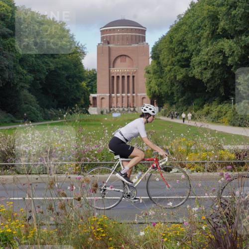 14.09.2025 - Stadtparktriathlon Michael Burmester http://msf.ph/oto/8903903 14.09.2025 10:54:36 Radfahren 629, 667, 671, 688, 732, 749, 823, 880 meine-sportfotos.de