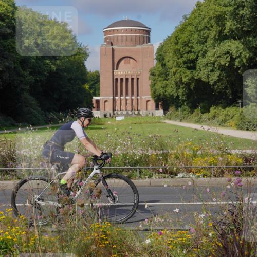 14.09.2025 - Stadtparktriathlon Michael Burmester http://msf.ph/oto/8903934 14.09.2025 10:55:49 Radfahren 650, 765, 792, 801, 851 meine-sportfotos.de