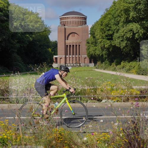 14.09.2025 - Stadtparktriathlon Michael Burmester http://msf.ph/oto/8903937 14.09.2025 10:56:00 Radfahren 647, 679, 740, 792, 818, 831, 851 meine-sportfotos.de