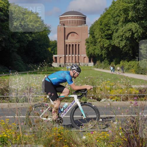 14.09.2025 - Stadtparktriathlon Michael Burmester http://msf.ph/oto/8903972 14.09.2025 10:57:29 Radfahren 638, 753, 827, 867, 905 meine-sportfotos.de