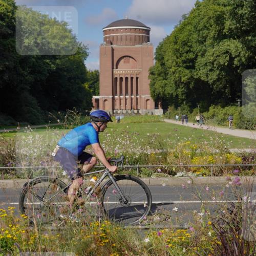 14.09.2025 - Stadtparktriathlon Michael Burmester http://msf.ph/oto/8903978 14.09.2025 10:57:42 Radfahren 744, 777, 833 meine-sportfotos.de