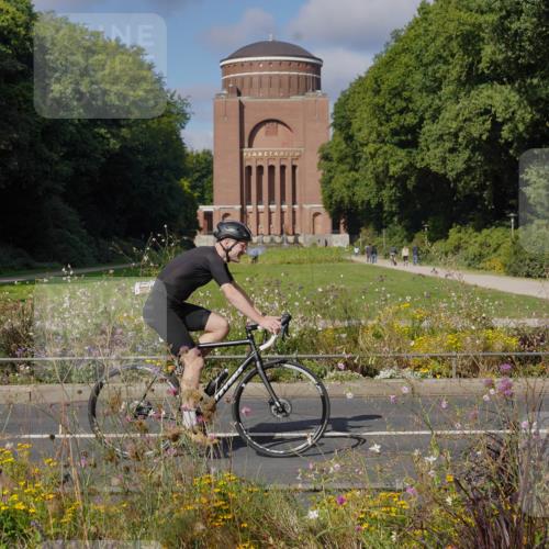 14.09.2025 - Stadtparktriathlon Michael Burmester http://msf.ph/oto/8903979 14.09.2025 10:57:55 Radfahren 637, 737, 816, 836, 841, 853 meine-sportfotos.de
