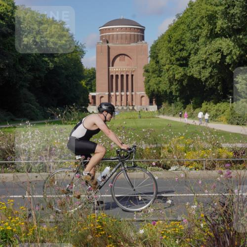 14.09.2025 - Stadtparktriathlon Michael Burmester http://msf.ph/oto/8904001 14.09.2025 10:58:57 Radfahren 582, 712, 727, 743, 750, 799, 804, 862, 873, 882, 917 meine-sportfotos.de