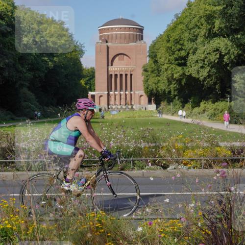 14.09.2025 - Stadtparktriathlon Michael Burmester http://msf.ph/oto/8904011 14.09.2025 10:59:19 Radfahren 748, 752, 775, 800, 813, 886, 889 meine-sportfotos.de