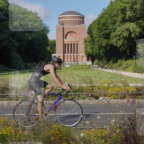 14.09.2025 - Stadtparktriathlon Michael Burmester http://msf.ph/oto/8904022 14.09.2025 11:00:06 Radfahren 678, 839, 858, 874, 894 meine-sportfotos.de