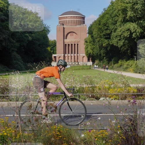 14.09.2025 - Stadtparktriathlon Michael Burmester http://msf.ph/oto/8904023 14.09.2025 11:00:06 Radfahren 678, 839, 858, 874, 894 meine-sportfotos.de