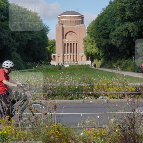 14.09.2025 - Stadtparktriathlon Michael Burmester http://msf.ph/oto/8904031 14.09.2025 11:00:36 Radfahren 600, 601, 643, 730, 793, 829, 838, 870, 915, 921 meine-sportfotos.de