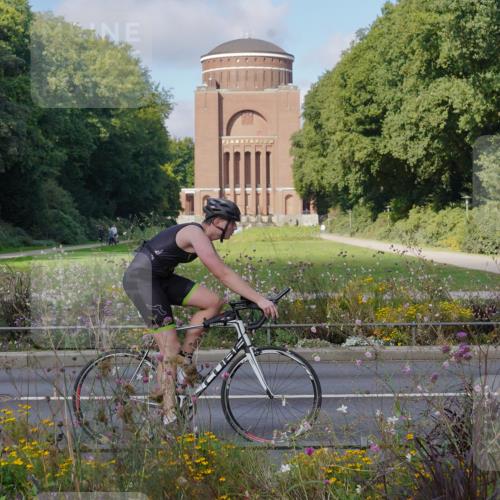 14.09.2025 - Stadtparktriathlon Michael Burmester http://msf.ph/oto/8904052 14.09.2025 11:01:19 Radfahren 749, 766, 808, 876, 902 meine-sportfotos.de