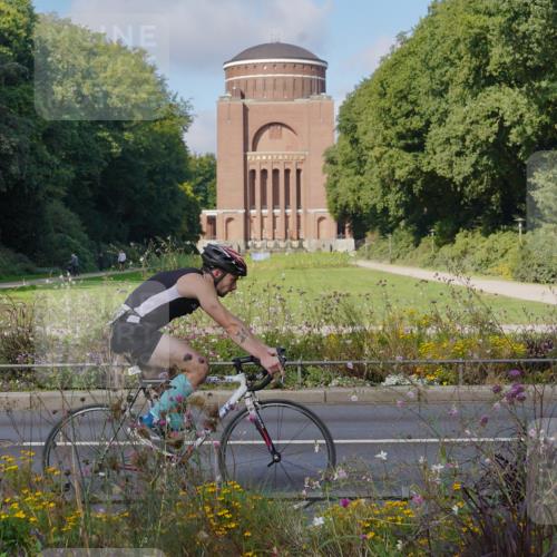 14.09.2025 - Stadtparktriathlon Michael Burmester http://msf.ph/oto/8904053 14.09.2025 11:01:23 Radfahren 749, 766, 808, 847, 876, 902 meine-sportfotos.de