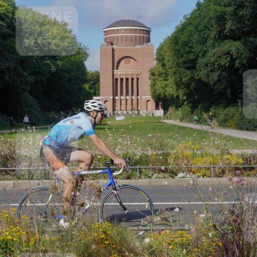 14.09.2025 - Stadtparktriathlon Michael Burmester http://msf.ph/oto/8904063 14.09.2025 11:01:51 Radfahren 663, 770, 787, 815, 823, 854 meine-sportfotos.de