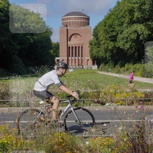 14.09.2025 - Stadtparktriathlon Michael Burmester http://msf.ph/oto/8904072 14.09.2025 11:02:06 Radfahren 736, 779, 780, 790, 822, 842, 868, 875, 900 meine-sportfotos.de