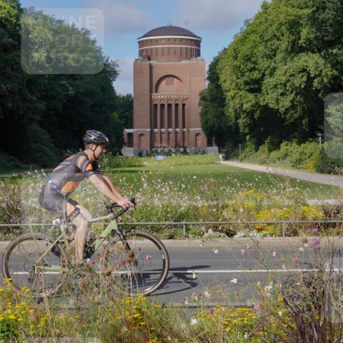14.09.2025 - Stadtparktriathlon Michael Burmester http://msf.ph/oto/8904083 14.09.2025 11:02:43 Radfahren 734, 851 meine-sportfotos.de