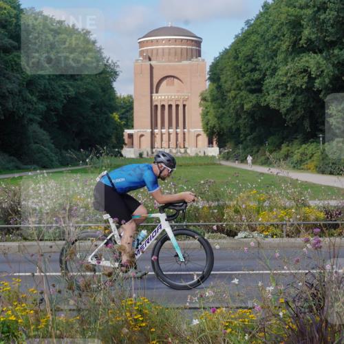 14.09.2025 - Stadtparktriathlon Michael Burmester http://msf.ph/oto/8904109 14.09.2025 11:04:03 Radfahren 753, 778, 801, 911, 914 meine-sportfotos.de